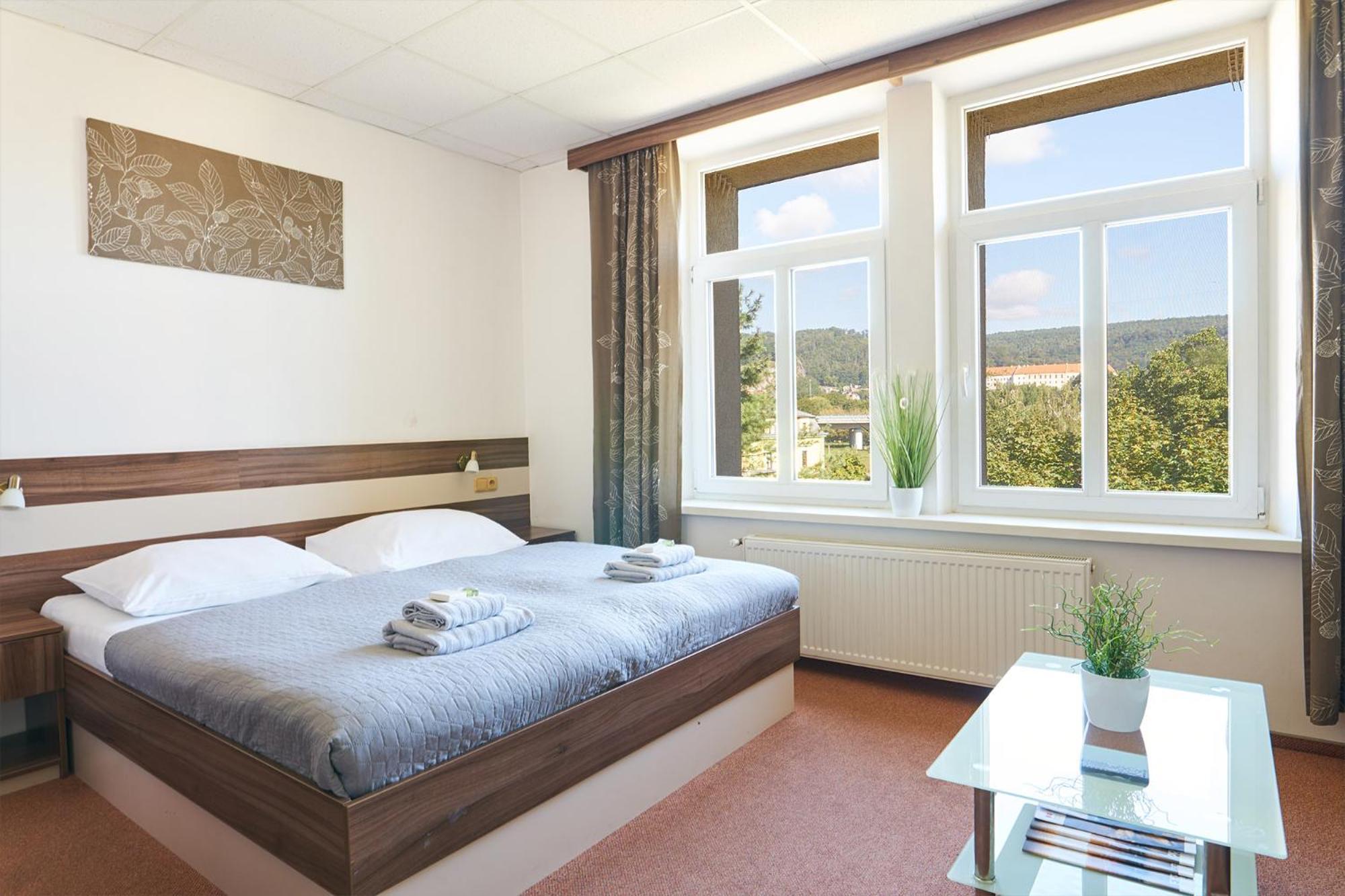 Wellness Hotel Kocanda Дечин Экстерьер фото