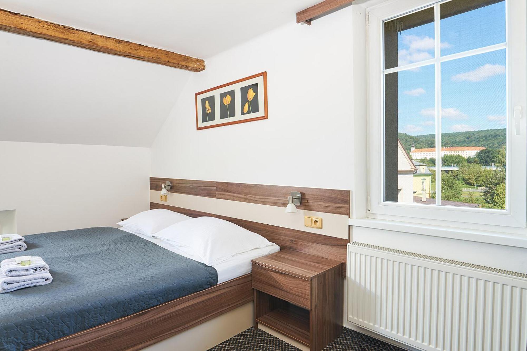 Wellness Hotel Kocanda Дечин Экстерьер фото
