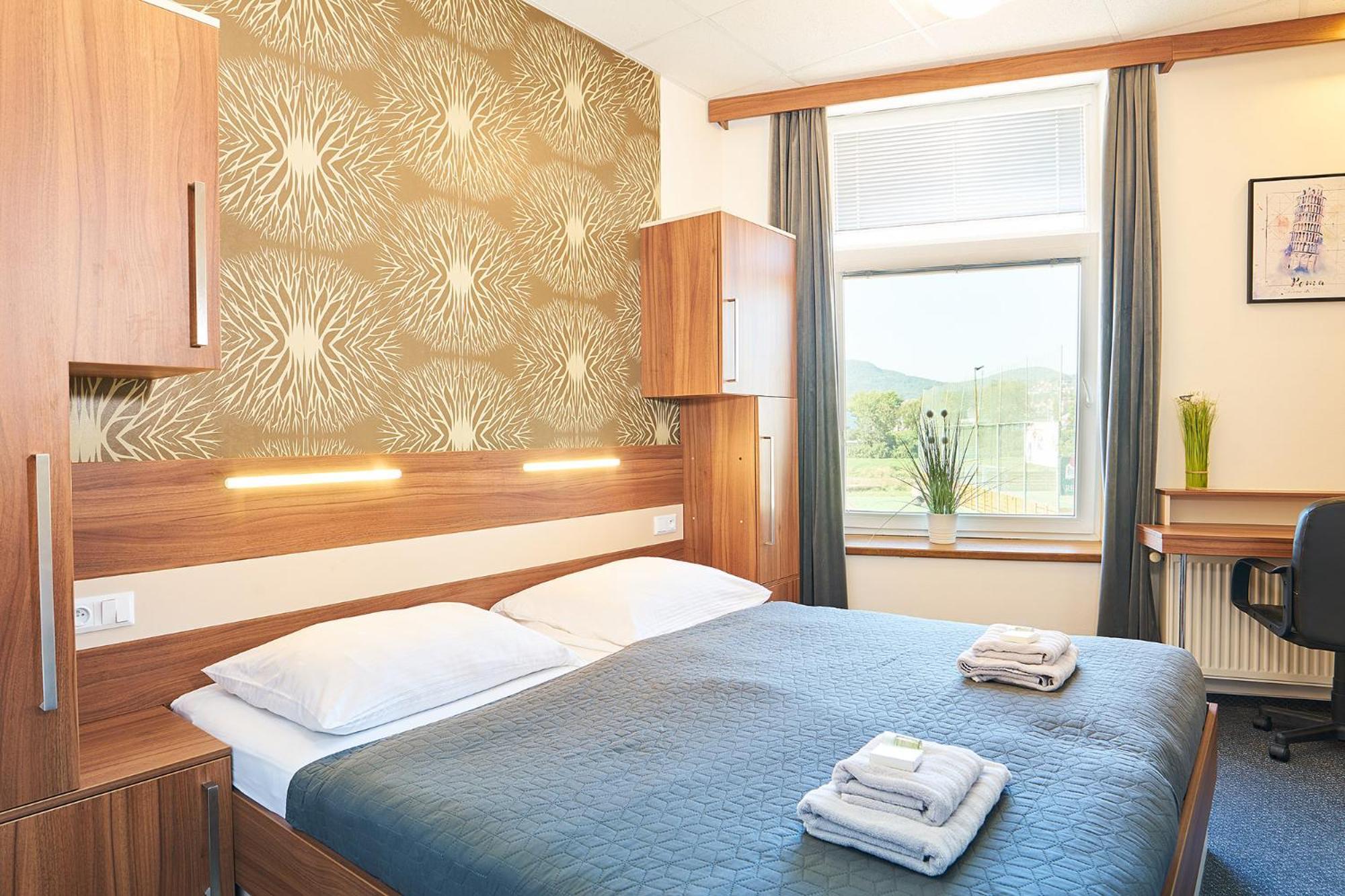 Wellness Hotel Kocanda Дечин Экстерьер фото