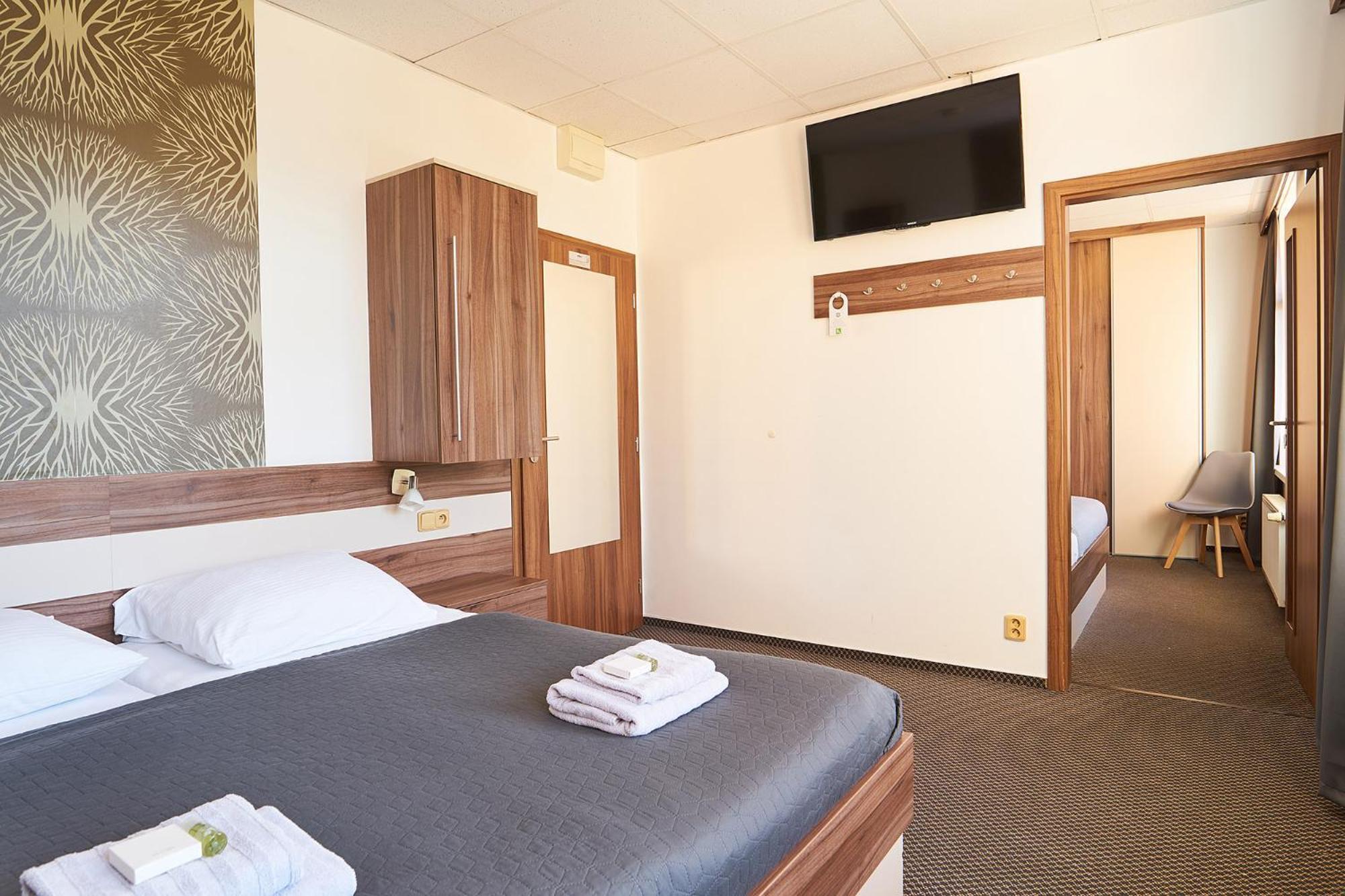 Wellness Hotel Kocanda Дечин Экстерьер фото